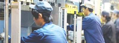 金型 クリアランス バリ 作業の画像